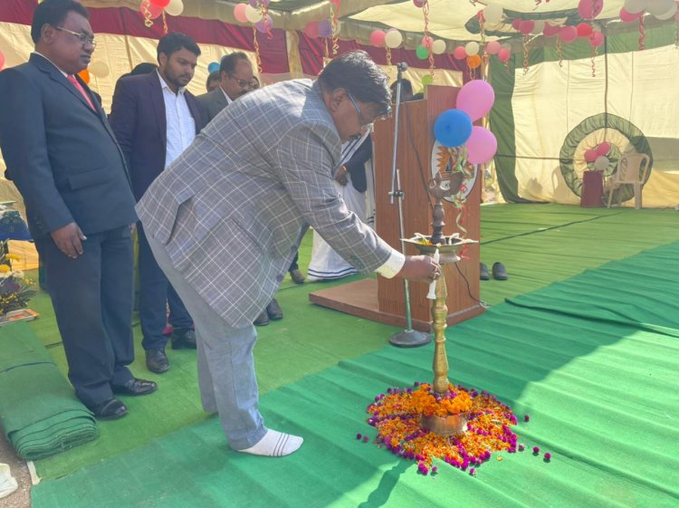 लोयोला कालेज कुनकुरी में प्री क्रिसमस गेदरिंग कार्यक्रम आयोजित संसदीय सचिव यू.डी. मिंज मुख्य अतिथि के रूप में हुए शामिल संसदीय सचिव ने महाविद्यालय के छात्र छात्राओं को जशपुर की जैव-विविधता के संरक्षण में सहयोग की अपील