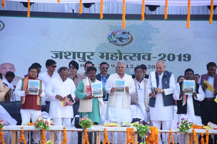 विधायक यू.डी. मिंज के नए साल के 22 सपनों के साथ साल 2022 का आगाज संसदीय सचिव यूडी मिंज ने कहा मुझसे प्रेम करने वाली जनता के सपनों को साकार करने की कोशिश साल 2022 के सपनों की उड़ान बाकी है :-यू.डी. मिंज
