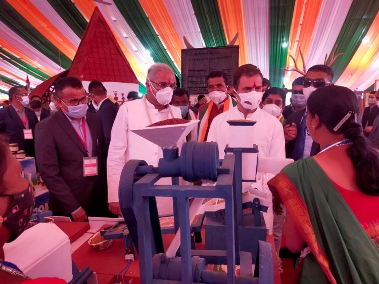 राहुल गांधी ने कोदो, कुटकी और रागी की प्रोसेसिंग यूनिट का किया अवलोकन : छत्तीसगढ़ के मिलेट मिशन को सराहा