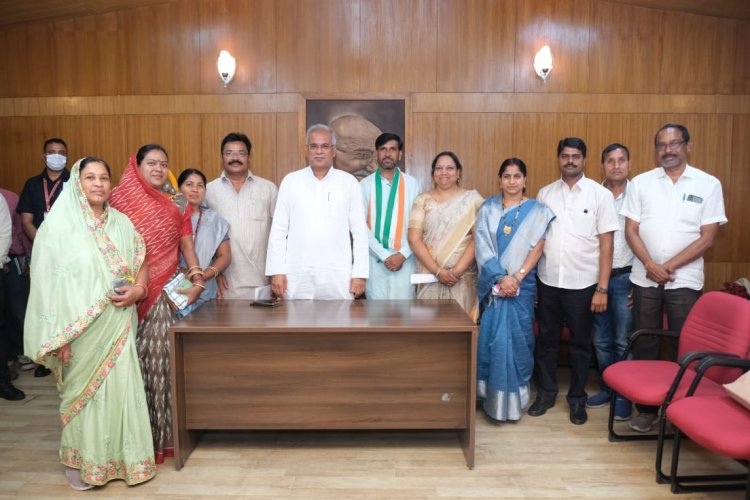 मुख्यमंत्री बघेल से जिला पंचायत अध्यक्षों के प्रतिनिधि मण्डल ने की सौजन्य मुलाकात