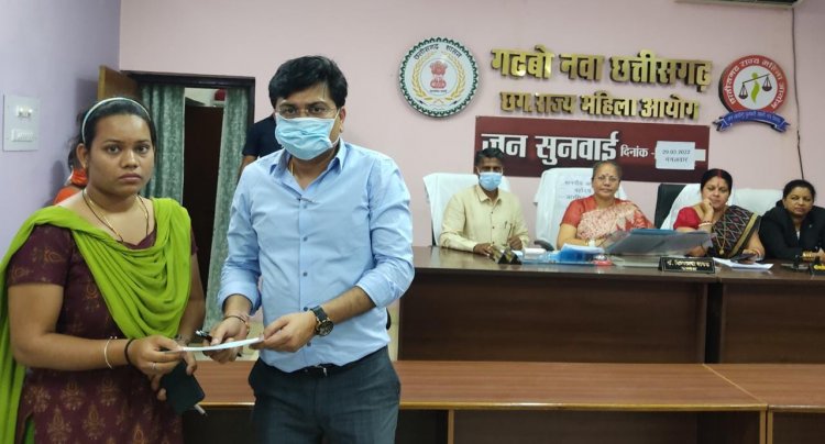 एम्स के डायरेक्टर ने अपना पक्ष रखने के लिए आयोग से की समय की मांग पीड़िता को आयोग ने प्लेसमेंट एजेंसी से दो माह का वेतन 64 हज़ार रुपये का चेक दिलाया
