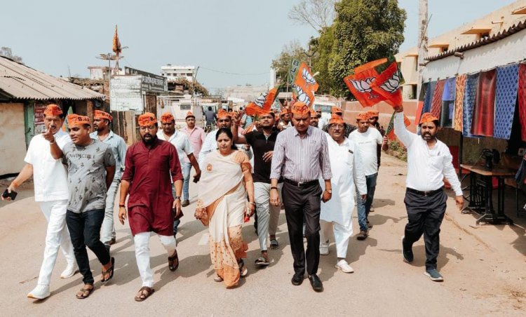 भारतीय जनता पार्टी के 42 वे स्थापना दिवस के अवसर पर आज महासमुंद जिले के पिथौरा मंडल में भाजपा जनो ने नगर में निकाली रैली