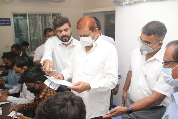 तुंहर सरकार तुंहर द्वार: घर बैठे ही लोगों को मिला साढ़े 8 लाख से अधिक स्मार्ट कार्ड आधारित पंजीयन प्रमाण-पत्र तथा ड्राइविंग लायसेंस