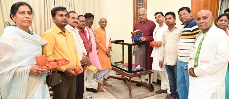 मुख्यमंत्री को छत्तीसगढ़ कुम्भकार समाज के महासभा में शामिल होने मिला न्योता
