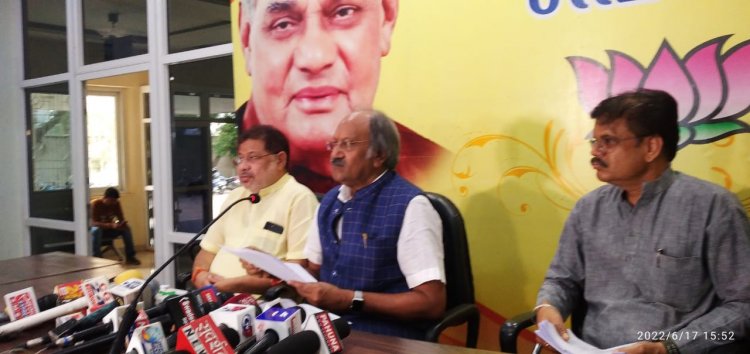 खाद की कृत्रिम कमी बताकर कांग्रेससियों के संरक्षण में हो रही है खाद की कालाबाजारी : बृजमोहन अग्रवाल