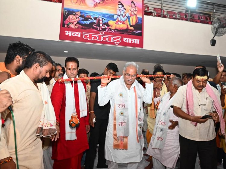 मुख्यमंत्री भव्य कांवड़ यात्रा में शामिल हुए