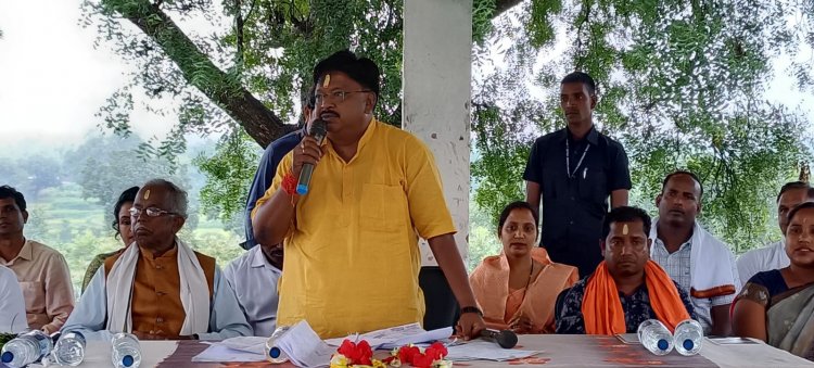 झमाझम बारिश के बीच विधायक ने सामाजिक भवन का किया भूमि पूजन .... सभी समाज के लोग ने मुझे जिस विश्वास से चुना मैं उसी विश्वास में खरा उतर कर आप के सेवा में सदैव हाजिर हूँ :- यू.डी. मिंज