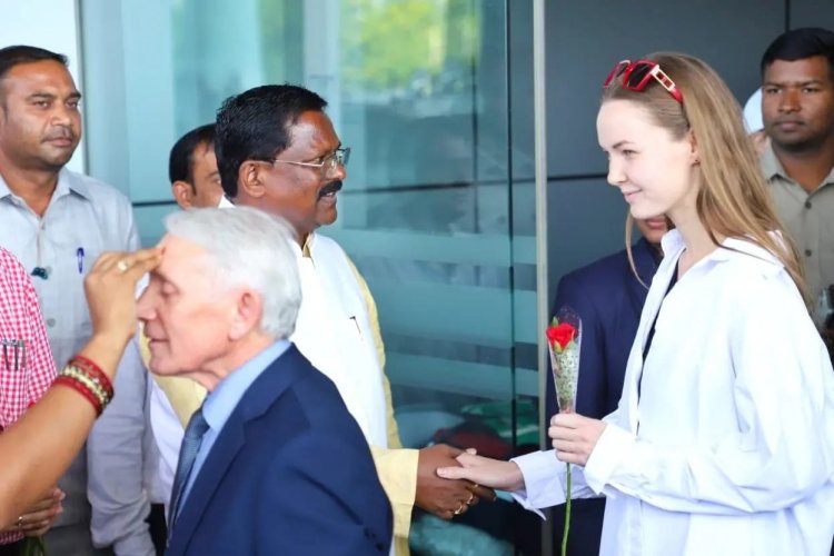 संस्कृति मंत्री भगत ने विदेशी कलाकारों का किया आत्मीय स्वागत