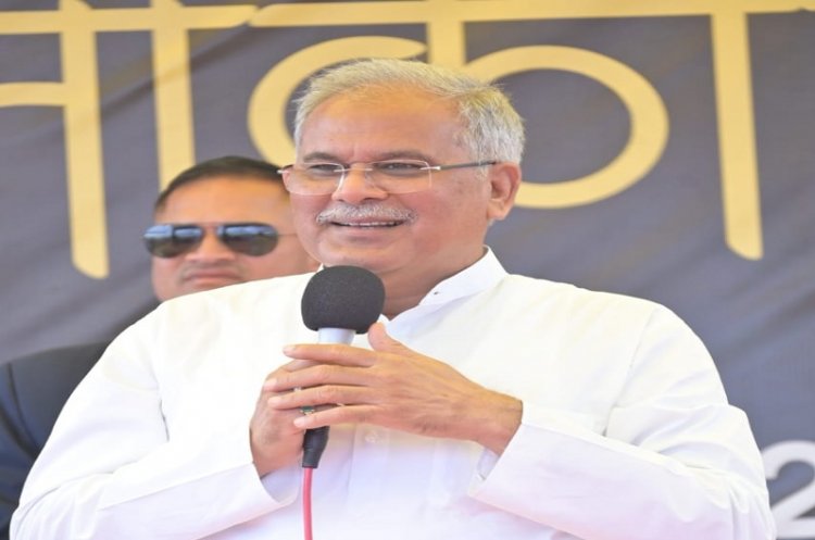 मुख्यमंत्री भूपेश बघेल ने भेंट-मुलाकात को सम्बोधित करते हुए कहा कि केंद्र सरकार ने कहा कि एक रुपए भी धान के लिए ज्यादा दोगे तो हम धान नहीं खरीदेंगे