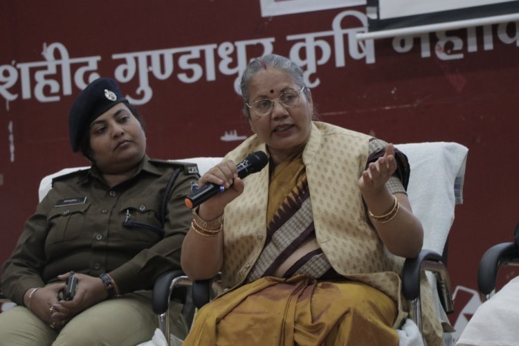 महिला अधिकारों की जागरुकता का अभियान पहुंचे घर-घर तक: श्रीमती किरणमयी नायक कार्यस्थल में लैंगिक उत्पीड़न, मानव तस्करी और सायबर अपराधों के संबंध में जागरुकता के लिए महिला आयोग ने दिया प्रशिक्षण