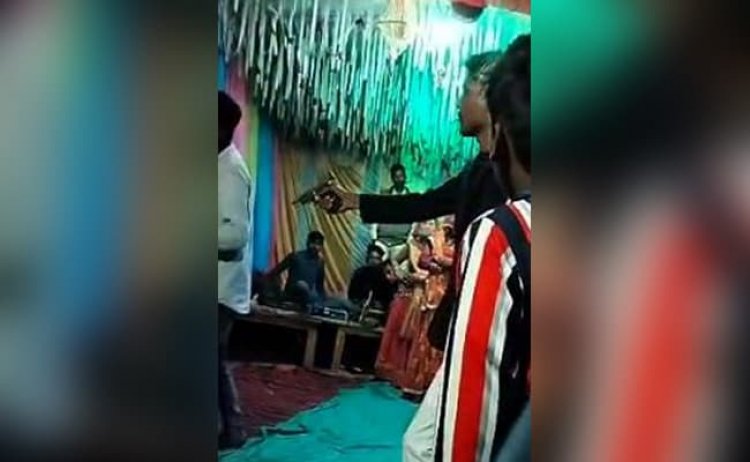 बागेश्वर धाम के प्रमुख के भाई दलित महिला की शादी में घुसे, मेहमानों पर तानी पिस्तौल