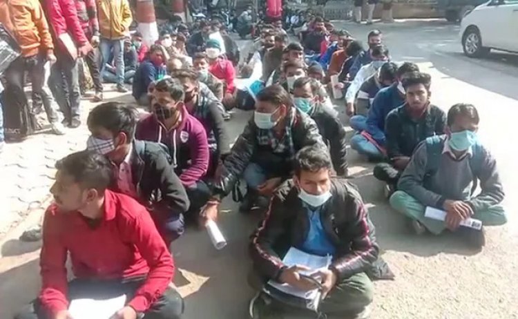पटवारी पद की 6,755 रिक्तियां : 12,79,000 आवेदकों में लाखों PhD, MBA, इंजीनियर भी शामिल