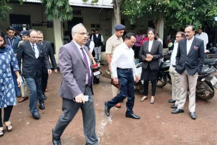 अधिवक्ता कक्ष में पानी का रिसाव देख नाराज हुए छत्तीसगढ़ के मुख्य न्यायाधीश