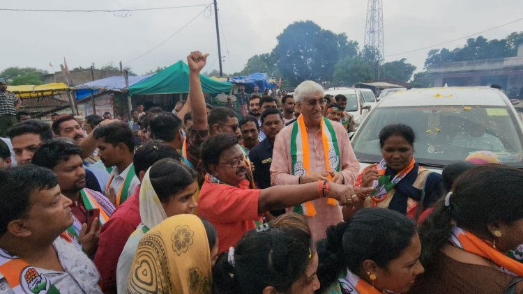 डिप्टी सीएम टी एस सिंहदेव ने भाजपा नेताओं का कराया कांग्रेस प्रवेश* विधायक यू.डी. मिंज की सक्रियता से प्रभावित होकर भाजपा के नेताओं ने किया कांग्रेस प्रवेश