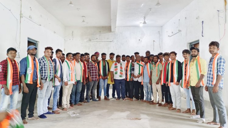 विधायक और जिलाध्यक्ष की जोड़ी ने भाजपा के गढ़ में लगाई सेंध, फरसाबहार क्षेत्र के 20 गावों के 451 लोगों ने किया कांग्रेस प्रवेश
