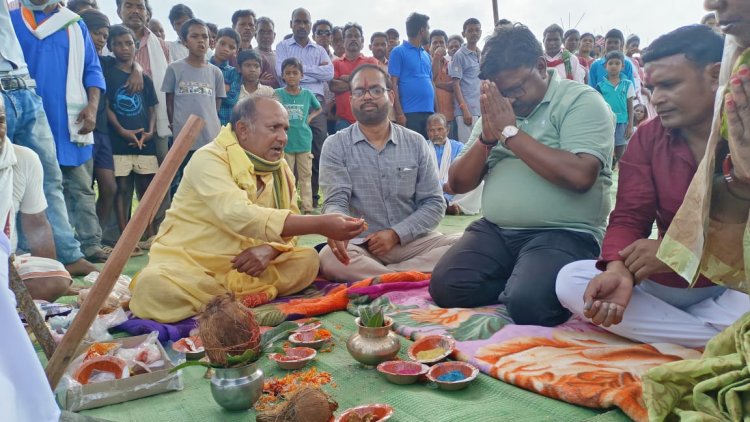 सिरिमकेला में विधायक यू. डी. मिंज ने पुल निर्माण का किया भूमिपूजन क्षेत्र का विकास ही मेरा कर्म और समाज की सेवा ही मेरा धर्म- यूडी मिंज