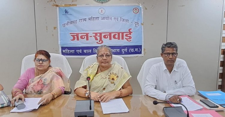 बेटियां सम्पत्ति में हक मांगती है तो, बुजुर्ग माता-पिता की जिम्मेदारी भी उठानी पड़ेगी लड़िकियों कम उम्र में शादी के नाम पर भागने से बचे, इससे जीवन बर्बाद होता है मां बाप के तलाक से बच्चों का भविष्य खराब होता है।