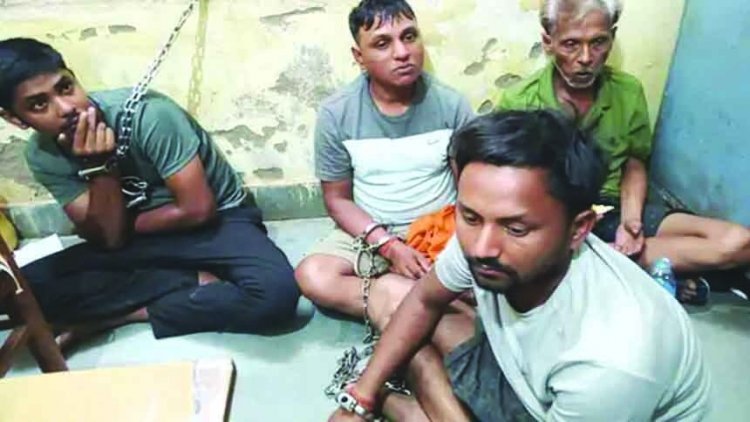 एक्सिस बैंक में 5.62 करोड़ की डकैती करने वाले 4 डकैत गिरफ्तार, पूरी रकम बरामद, ट्रक से झारखंड भागते हुए पुलिस ने पकड़ा