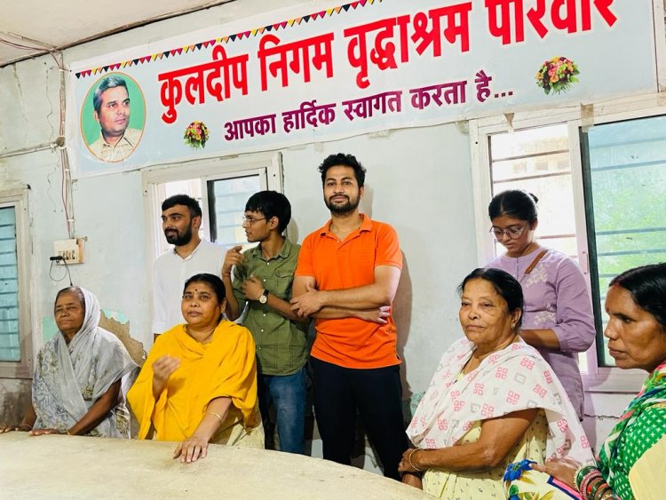 IIM रायपुर के विद्यार्थियों का कुलदीप निगम वृद्धाश्रम भ्रमण*
