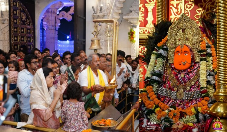 माँ बम्लेश्वरी के दर में बृजमोहन अग्रवाल ने सपरिवार मत्था टेका छत्तीसगढ़ के विकास और खुशहाली की दुआ मांगी