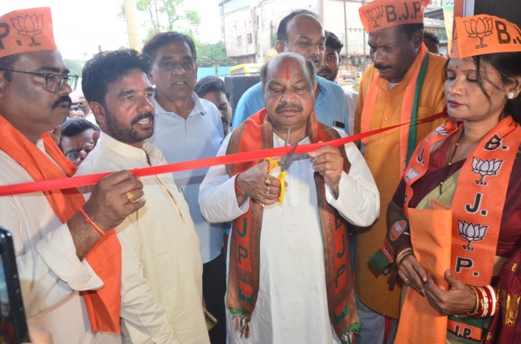 पुरंदर मिश्रा के शंकरनगर मंडल चुनाव कार्यालय का सांसद सुनील सोनी ने किया उद्घाटन - चौपाटी चौक, जगदीश होटल, न्यू शांतिनगर में खोला गया चुनाव कार्यालय