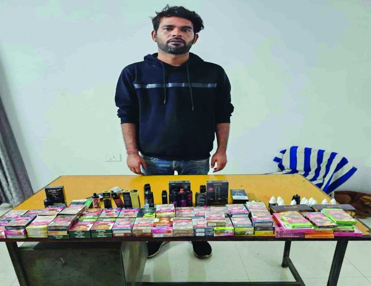 छत्तीसगढ़ राज्य हुक्का सामग्री बेचते पकड़ा गया पान सेंटर संचालक