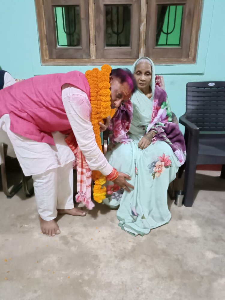 बेटे के मुख्यमंत्री बनने की खबर सुन मां ने खुश होकर कहा- ’छत्तीसगढ़ महतारी की सेवा का सौभाग्य मिला है’