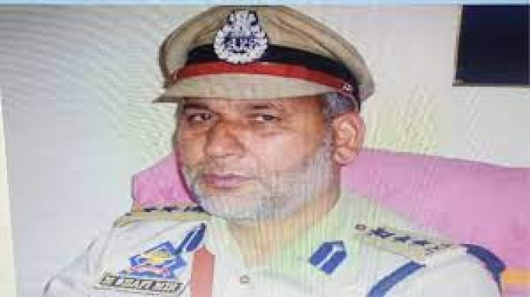 नमाज पढ़ने के दौरान रिटायर्ड पुलिस अफसर आतंकियों ने बरसाई गोली, मौत