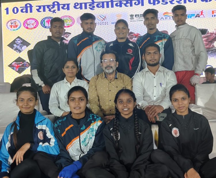 दुर्ग के विक्की भारतीय ने स्वर्ण जीत छ ग के पदको का खाता खोला। रायपुर के प्रणव साहू ने भी स्वर्ण जीता। छ ग को अब तक दो पदक। छ ग के शेष 06 खिलाड़ी सेमीफाइनल या फाइनल में। 14 राज्यों के लगभग 400 खिलाड़ी भाग ले रहे है।