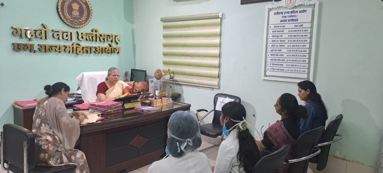 डेंटल कॉलेज की छात्राओं को छात्रावास में रहने की सहमति बनी। आयोग की अध्यक्ष ने महज 15 दिन में निराकरण किया।