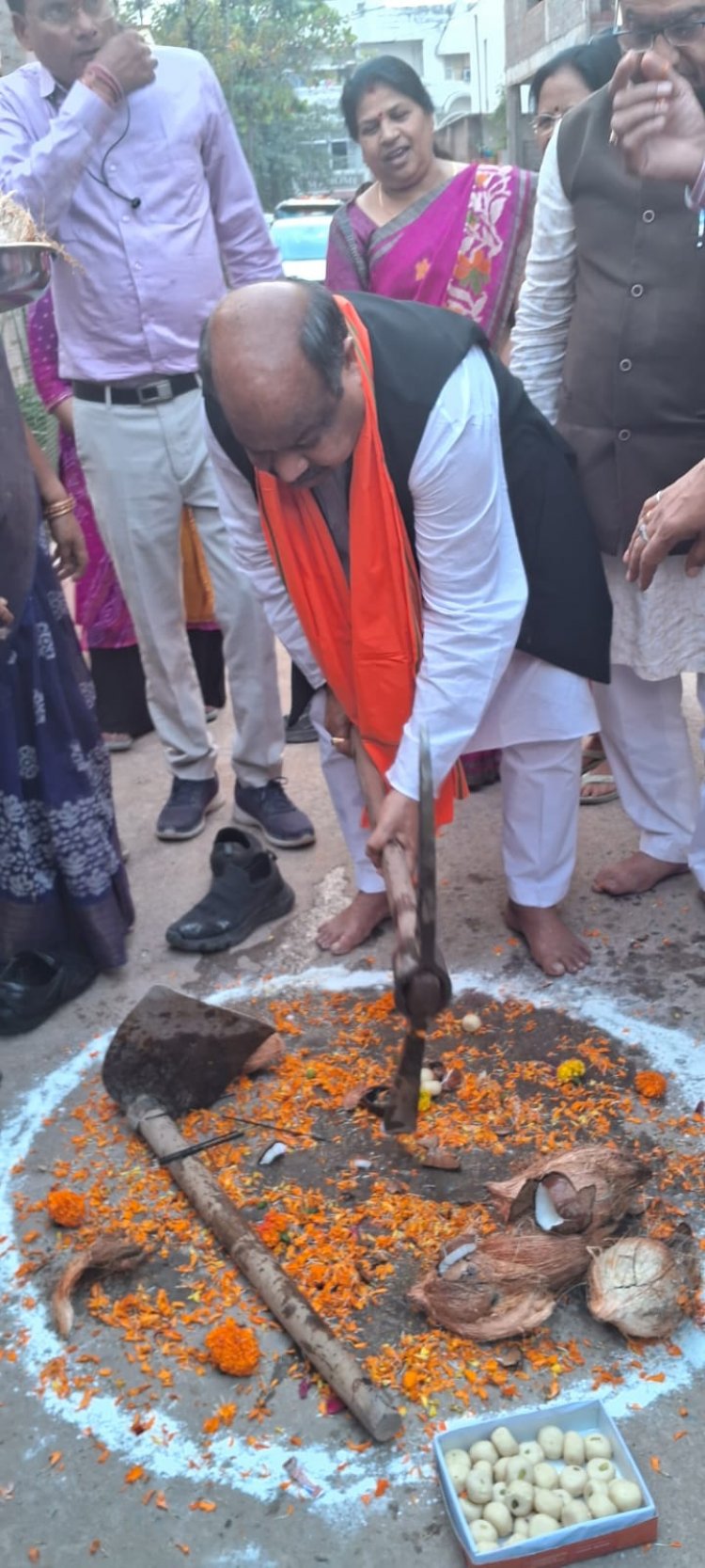 गायत्री नगर स्टील सिटी में नजर आएगी चमचमाती सड़क : पुरंदर मिश्रा