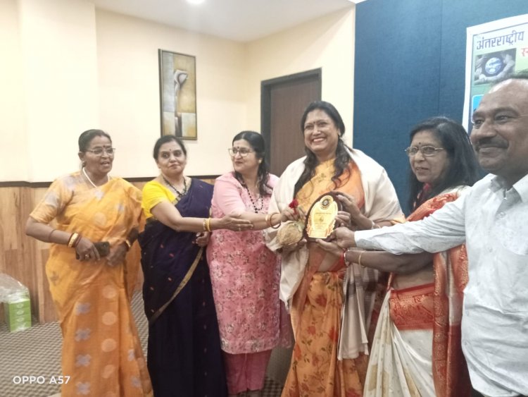 "छत्तीसगढ़ विश्व मैत्री मंच की काव्य गोष्ठी में बिखरे शानदार बसंत के रंग,,