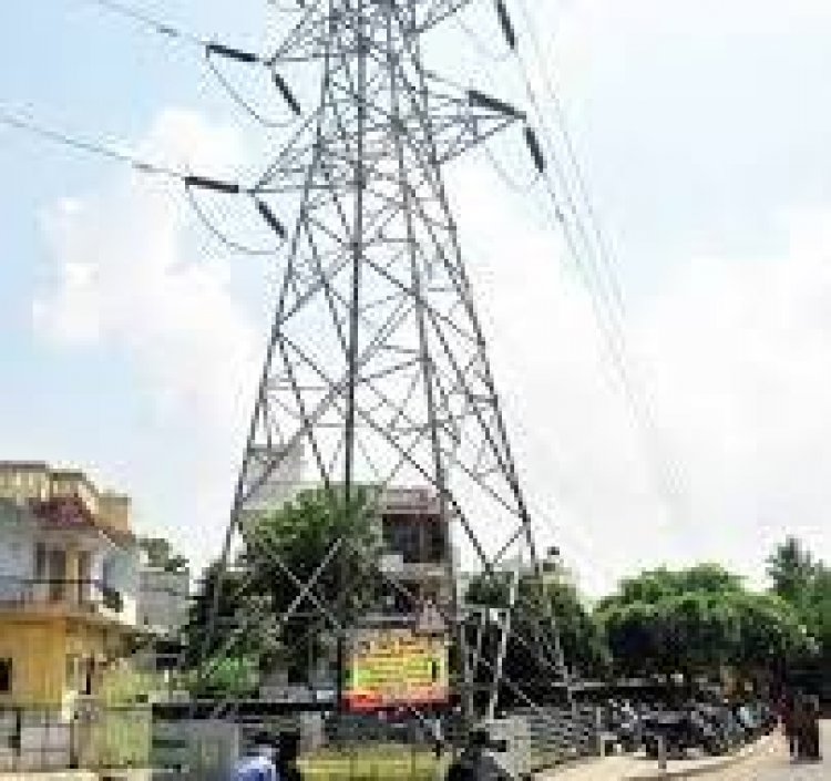 होली खेलते वक्त दिल्ली में हुआ बड़ा हादसा...हाई टेंशन तारों की चपेट में आया पूरा परिवार