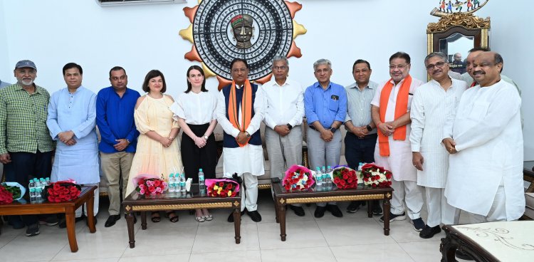 लोकतंत्र का सबसे बड़ा त्यौहार देखने छत्तीसगढ़ आया विदेशी राजनयिक दल विष्णु देव साय से की मुलाकात, समझी चुनावी प्रक्रिया