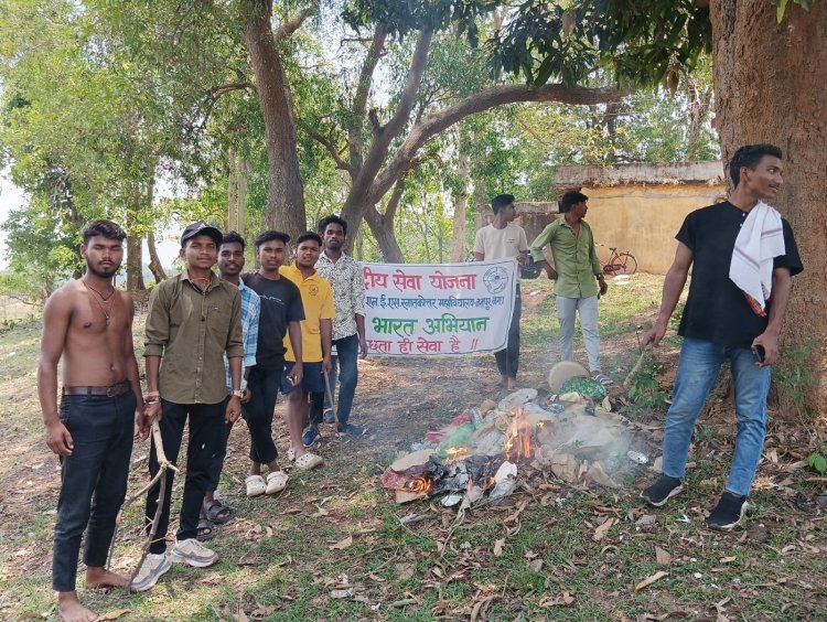एनीकेट डेम खरसोता में स्वच्छता कार्यक्रम - रासेयो