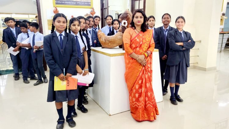 विद्यालय के बच्चों ने किया जिला संग्रहालय का शैक्षणिक भ्रमण।